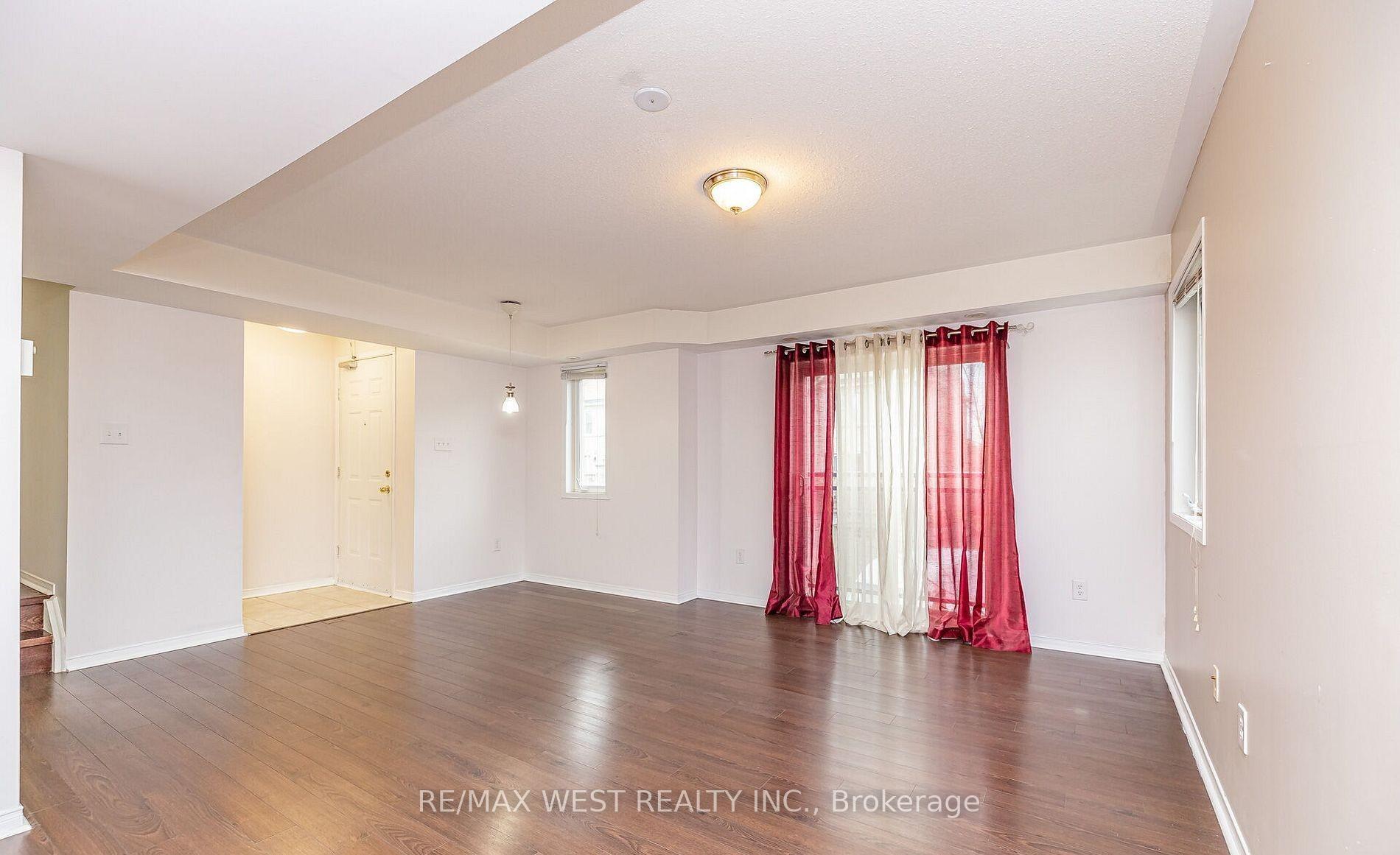 Photo 4 of Unit 218, 4975 Southampton Drive, Mississauga, Churchill Meadows — HOMEH
