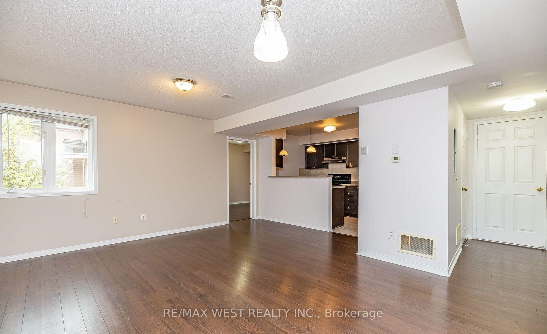Photo 7 of Unit 218, 4975 Southampton Drive, Mississauga, Churchill Meadows — HOMEH