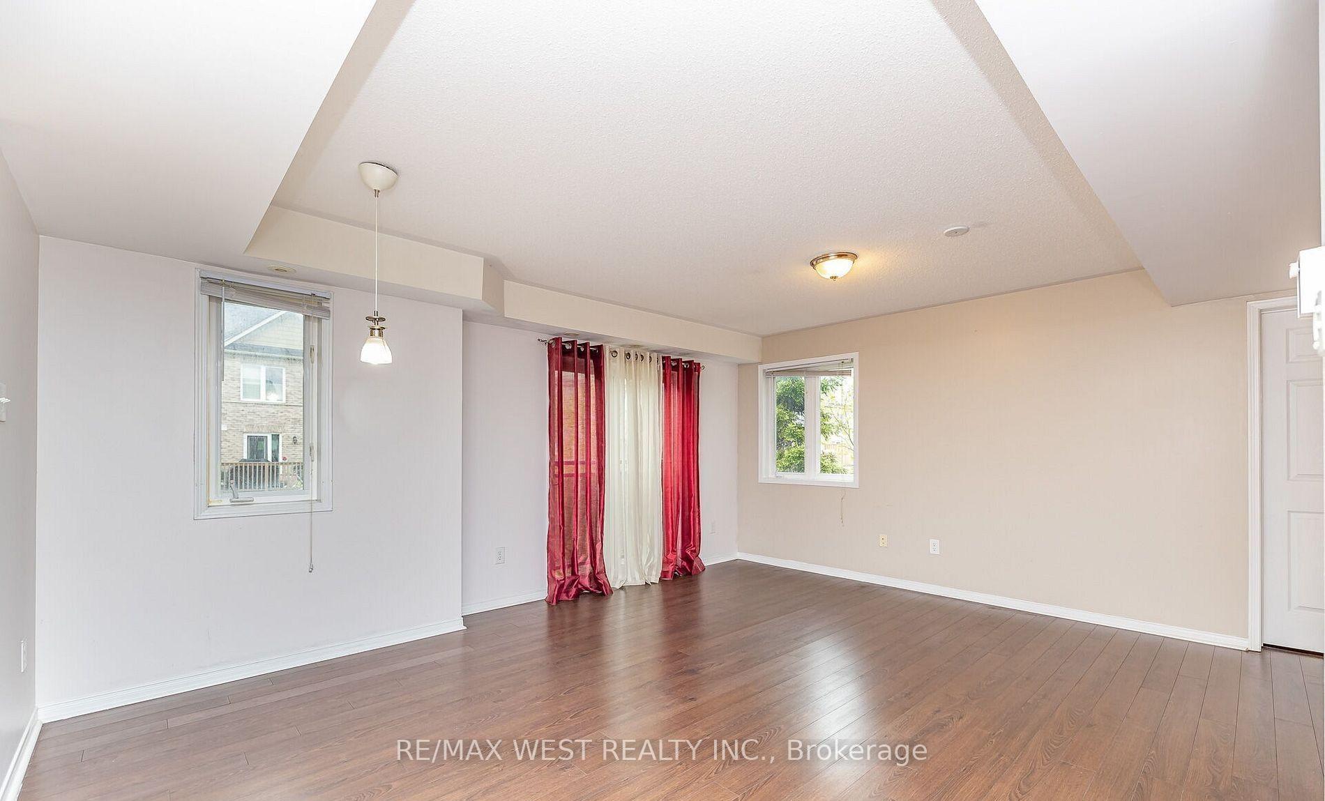 Photo 8 of Unit 218, 4975 Southampton Drive, Mississauga, Churchill Meadows — HOMEH