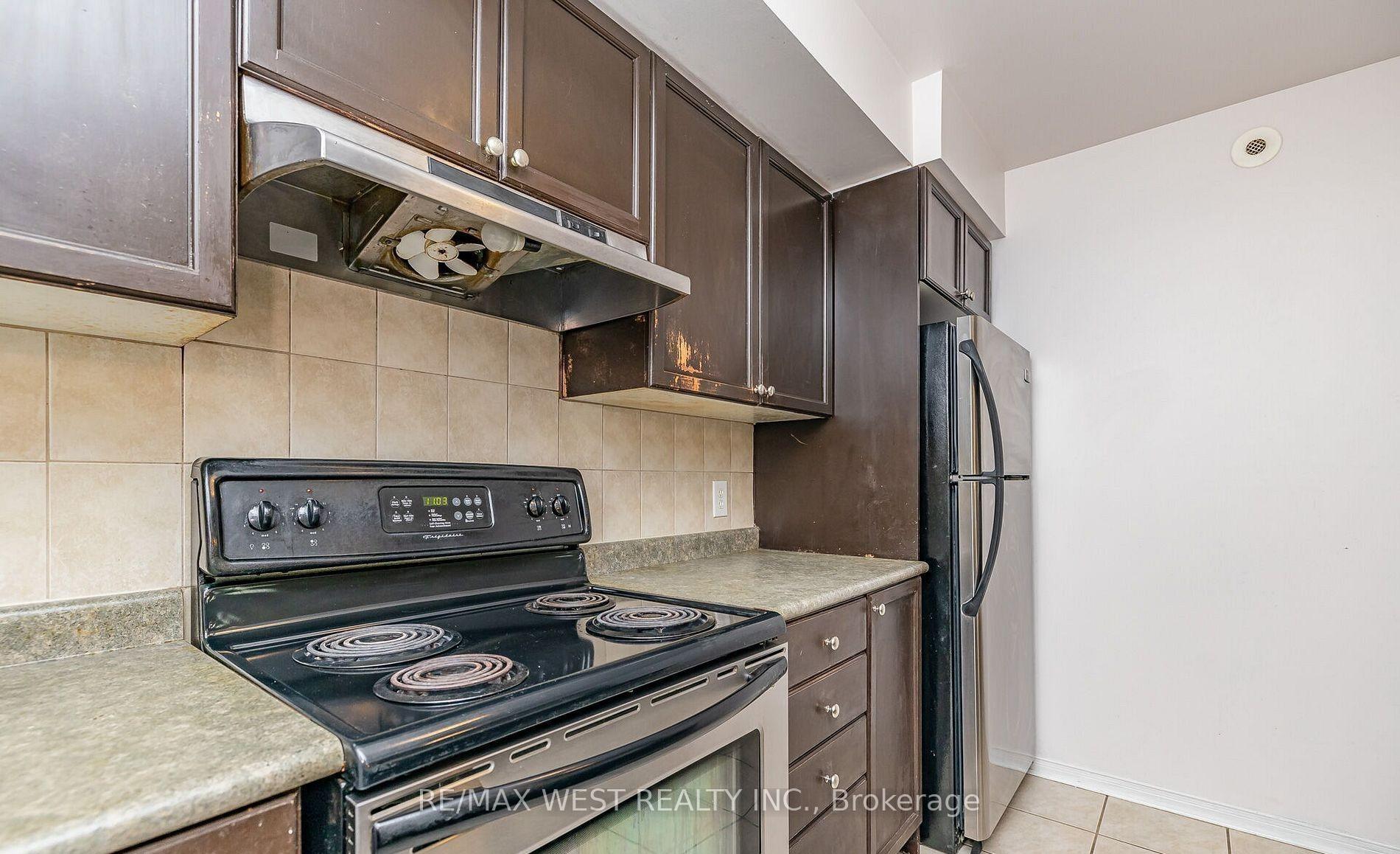 Photo 11 of Unit 218, 4975 Southampton Drive, Mississauga, Churchill Meadows — HOMEH