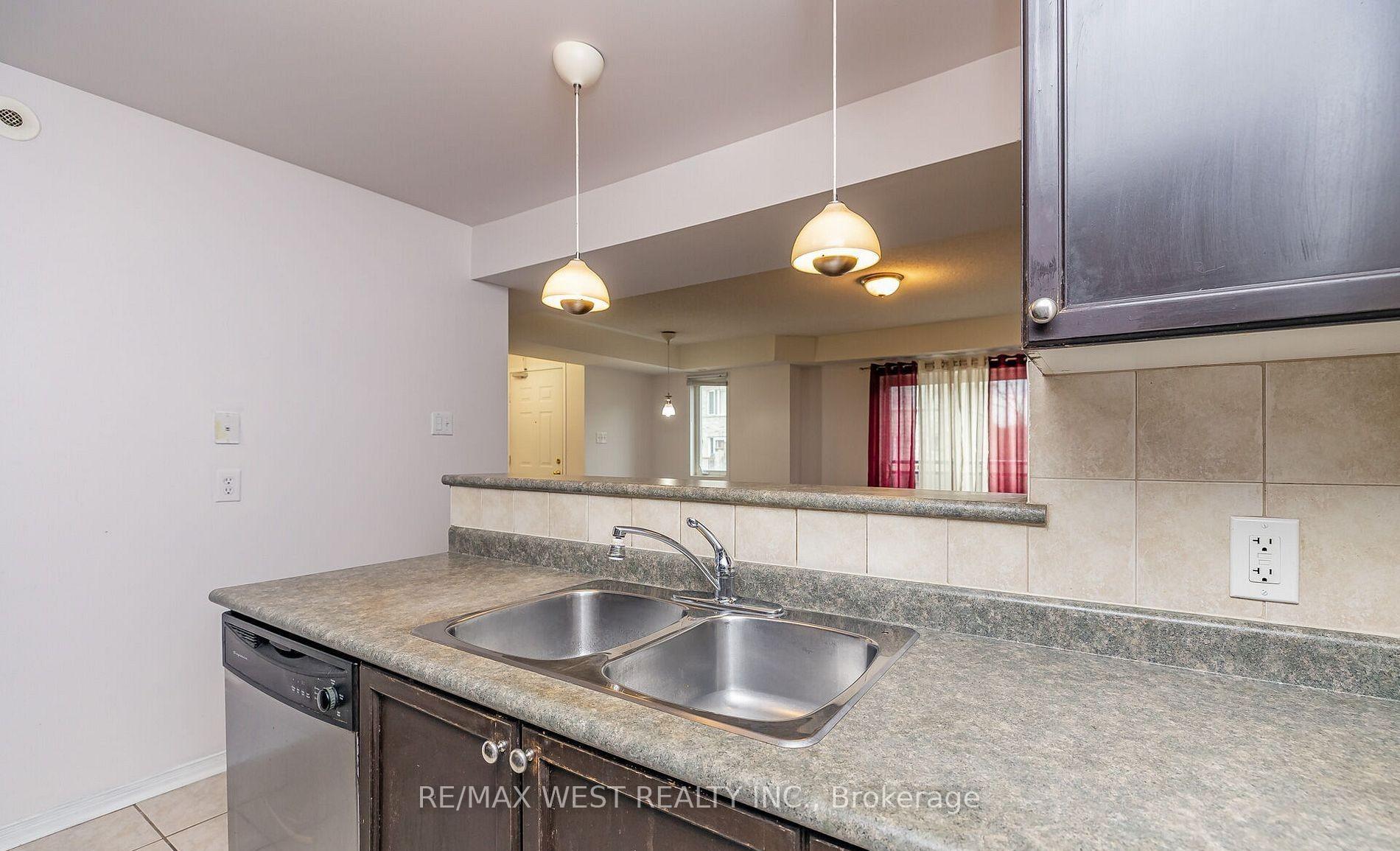Photo 12 of Unit 218, 4975 Southampton Drive, Mississauga, Churchill Meadows — HOMEH