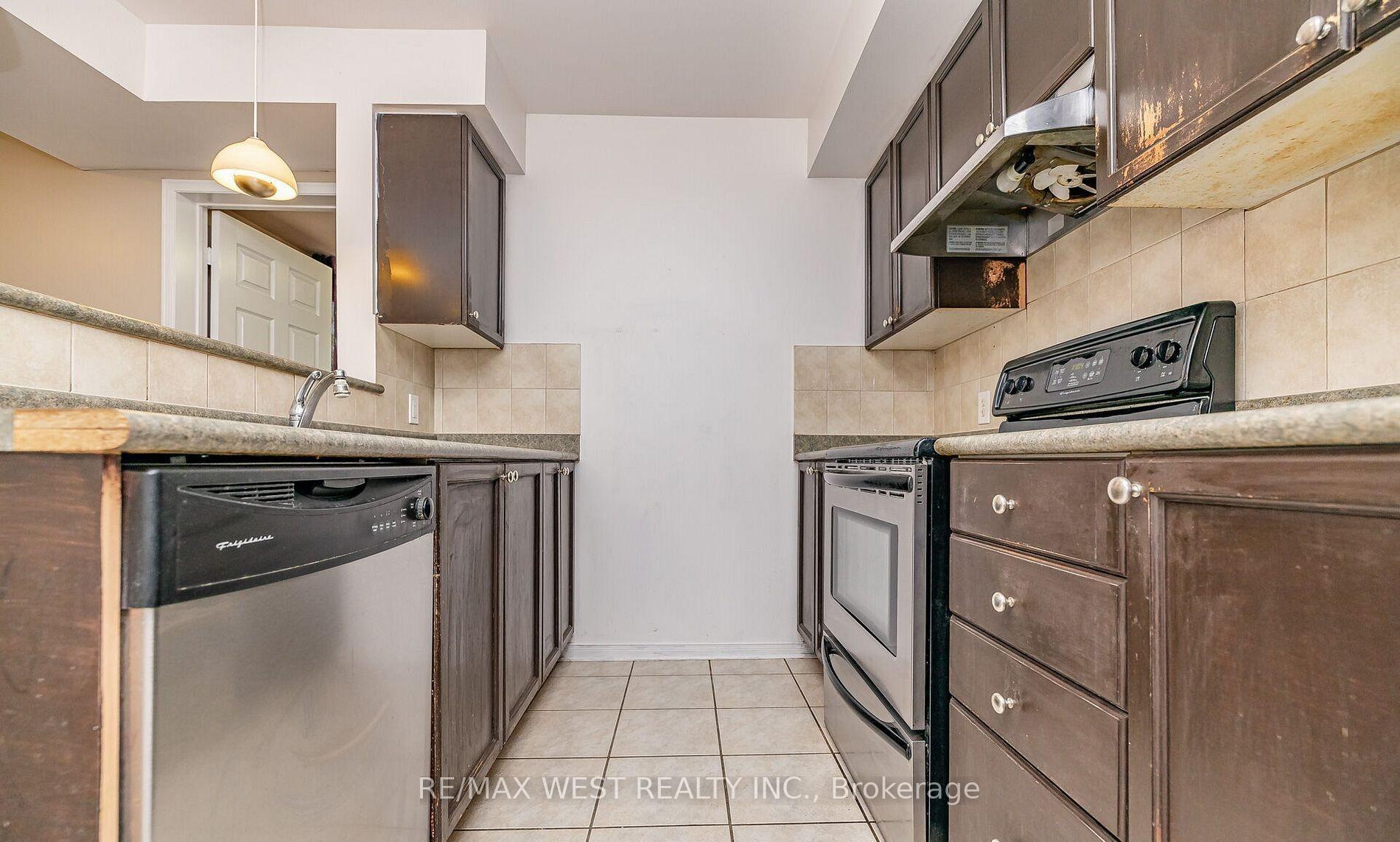Photo 13 of Unit 218, 4975 Southampton Drive, Mississauga, Churchill Meadows — HOMEH