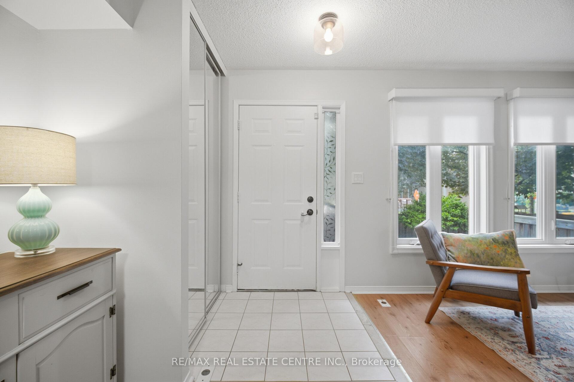 Photo 4 of Unit 4, 1211 Parkwest Place, Mississauga, Lakeview — HOMEH