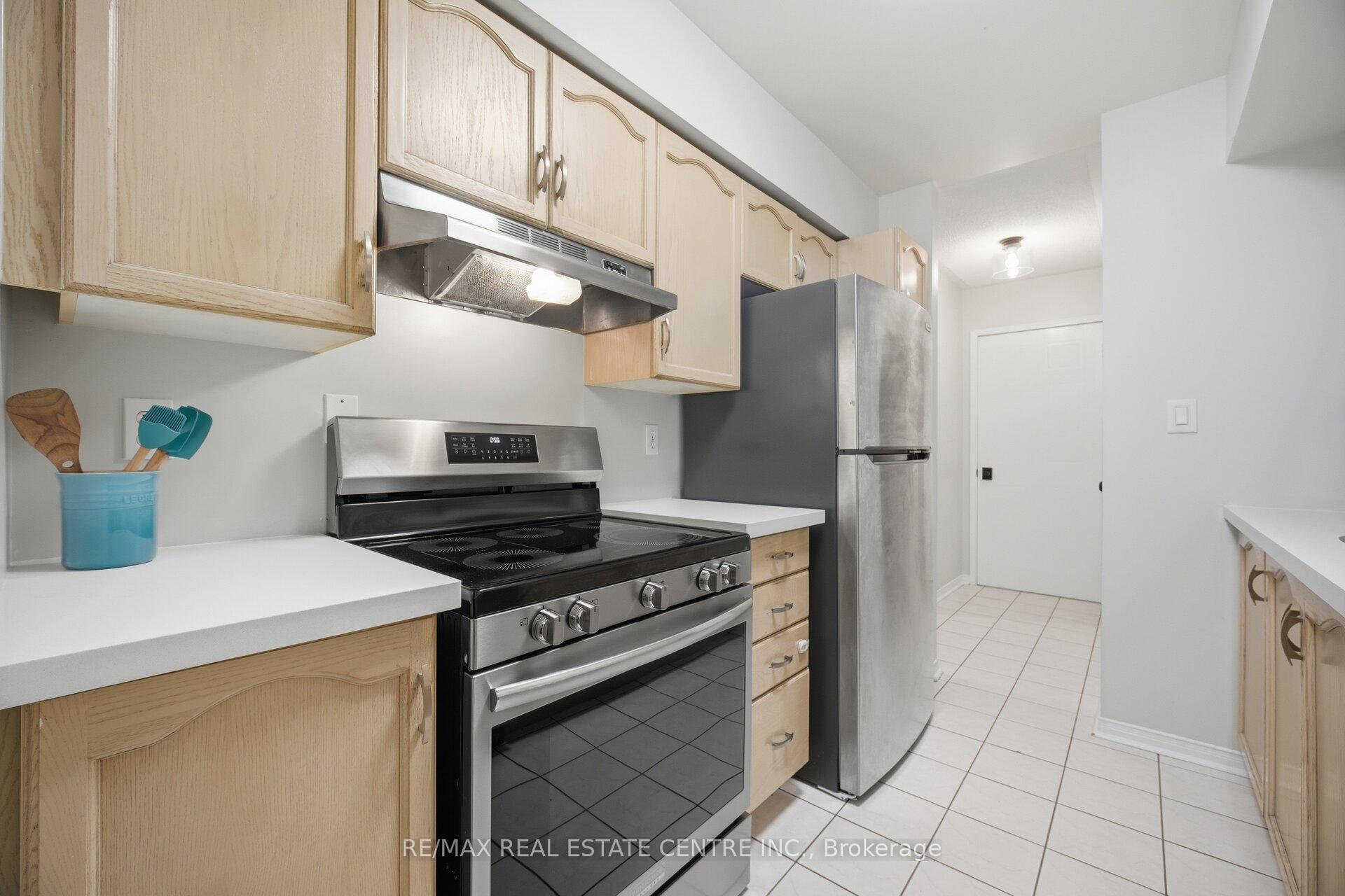 Photo 14 of Unit 4, 1211 Parkwest Place, Mississauga, Lakeview — HOMEH