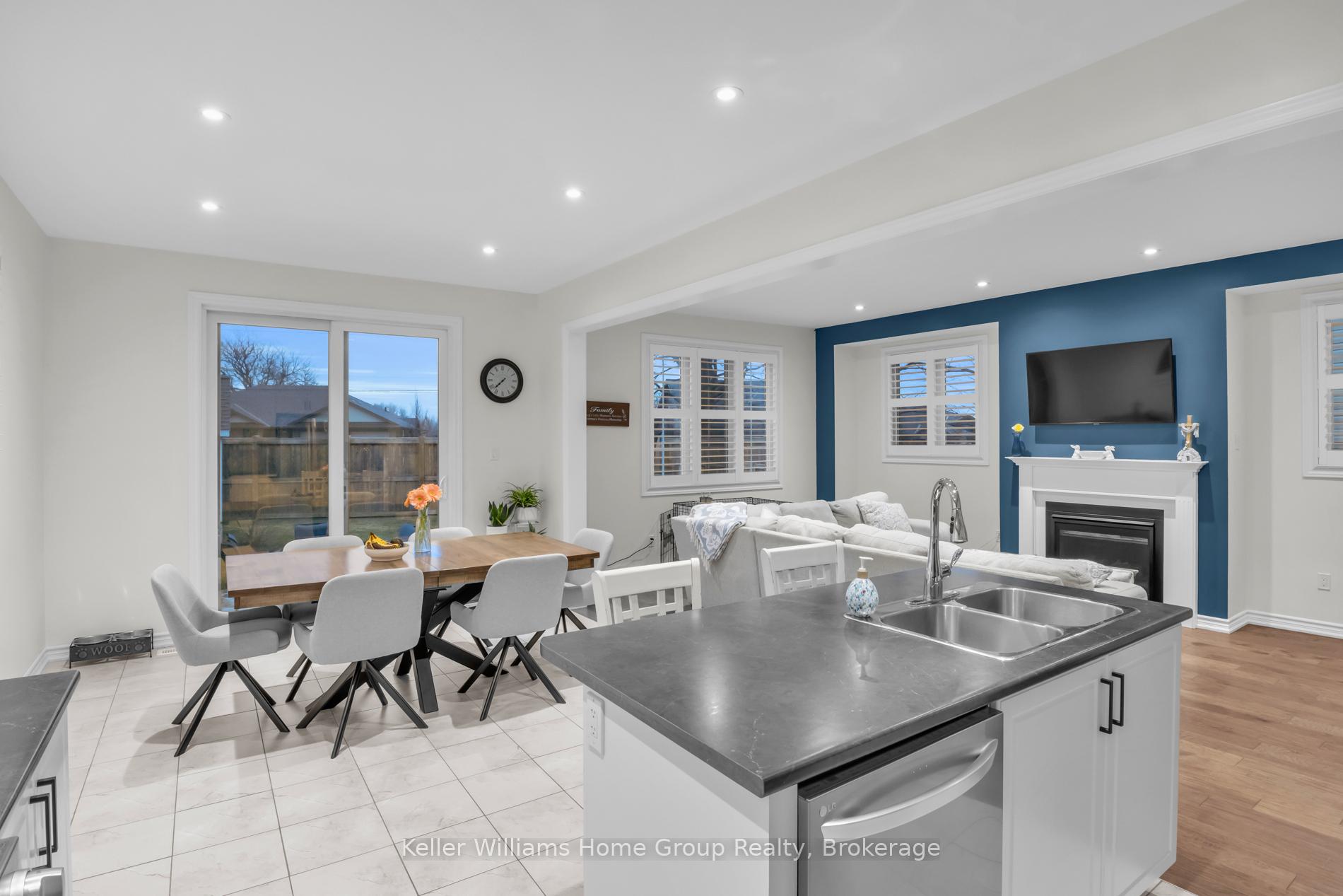 Photo 22 of 192 Harpin Way E, Centre Wellington, Fergus — HOMEH