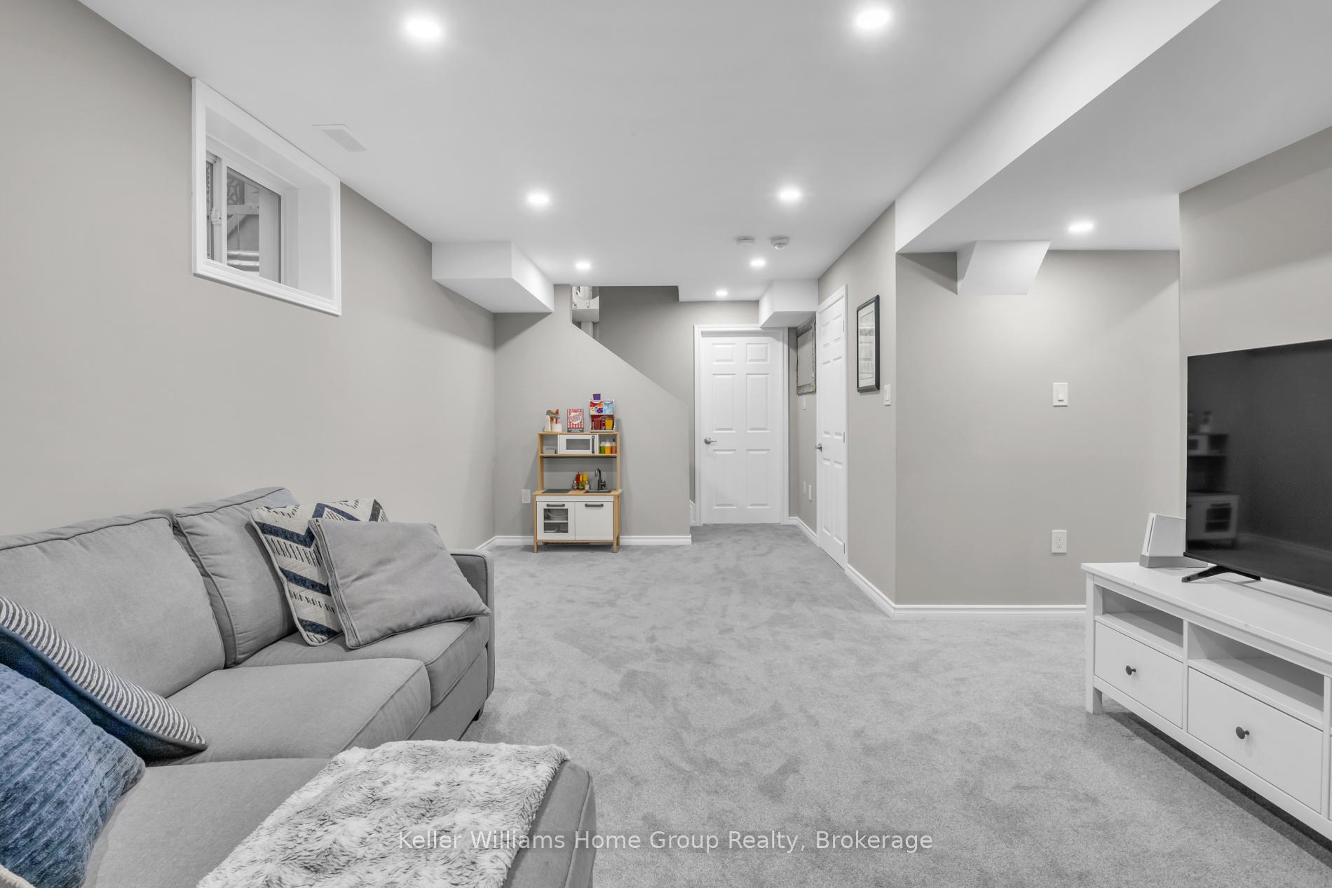 Photo 37 of 192 Harpin Way E, Centre Wellington, Fergus — HOMEH
