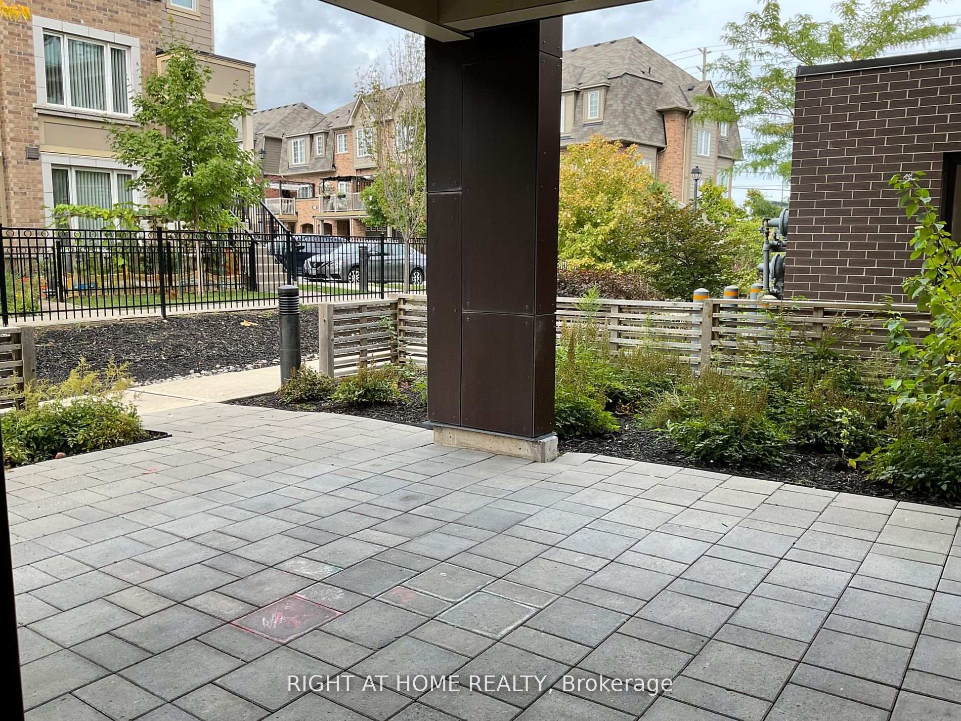 Photo 6 of Unit 111, 5035 Harvard Road, Mississauga, Churchill Meadows — HOMEH