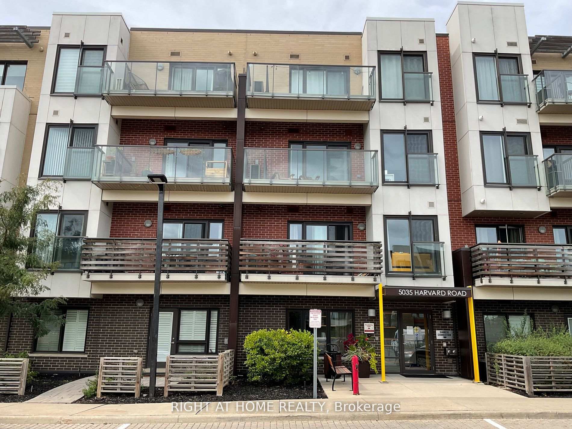 Photo 11 of Unit 111, 5035 Harvard Road, Mississauga, Churchill Meadows — HOMEH