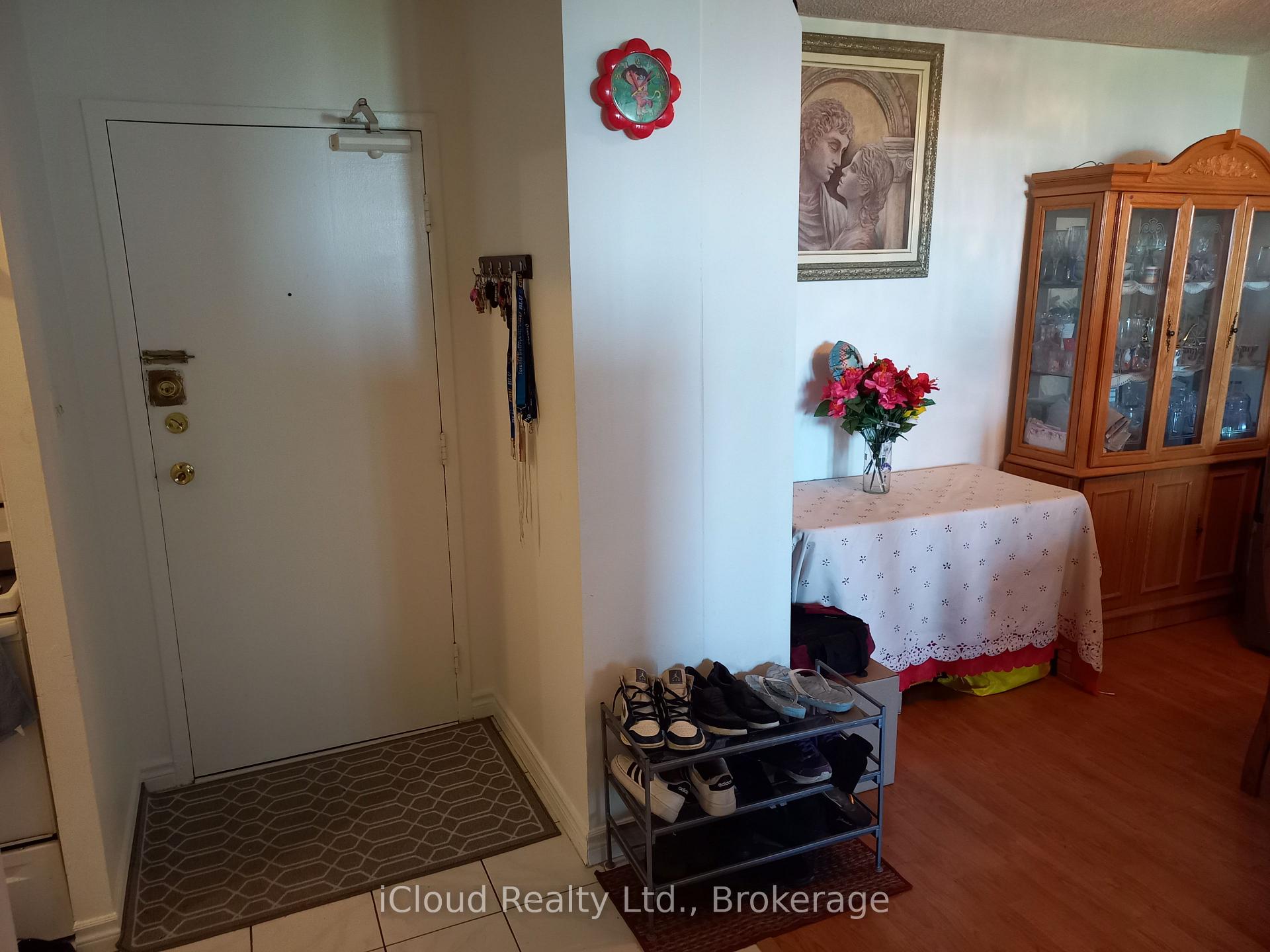Photo 1 of Unit 806, 390 Dixon Road, Etobicoke, Kingsview Village-The Westway — HOMEH