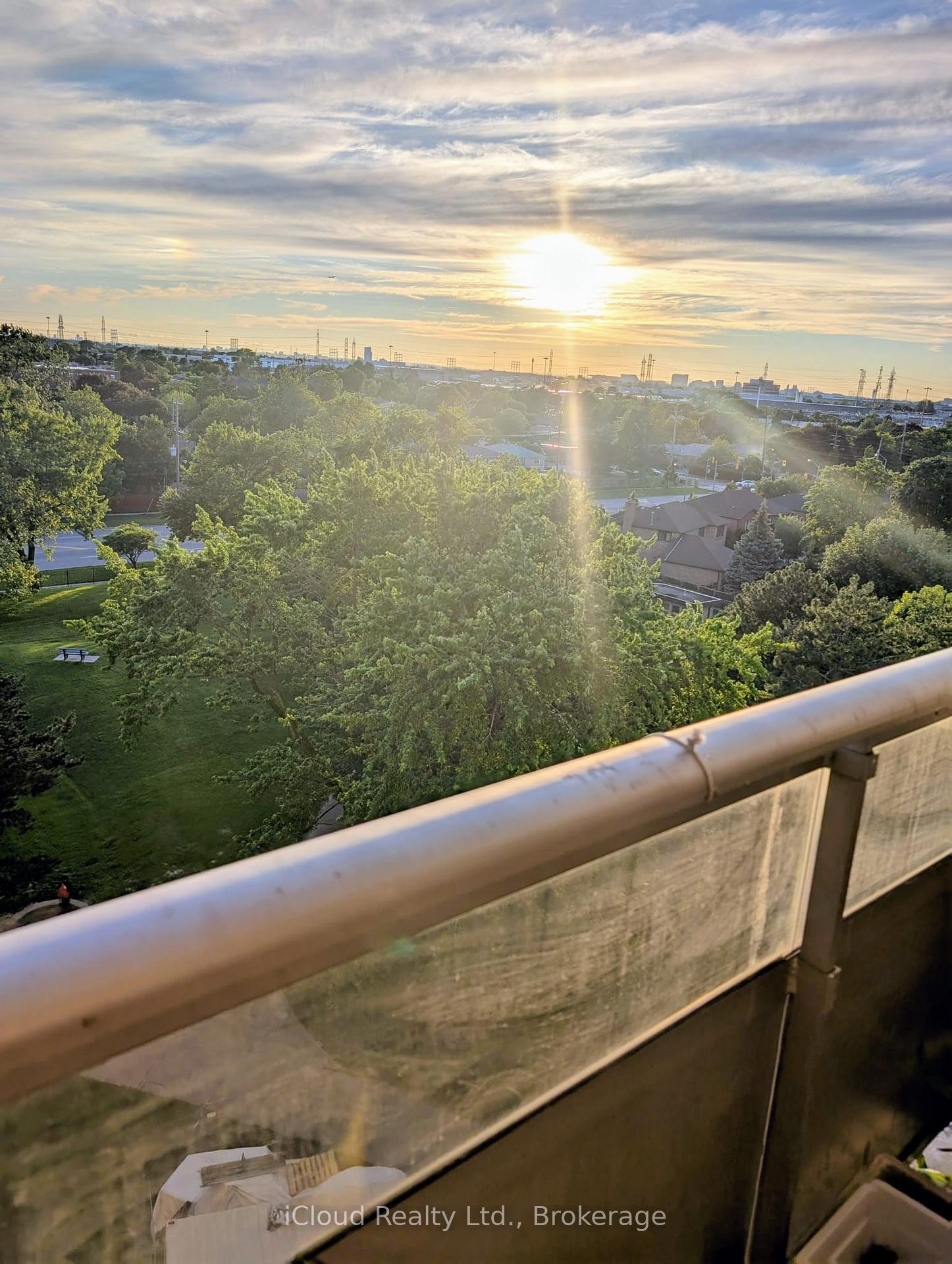 Photo 8 of Unit 806, 390 Dixon Road, Etobicoke, Kingsview Village-The Westway — HOMEH