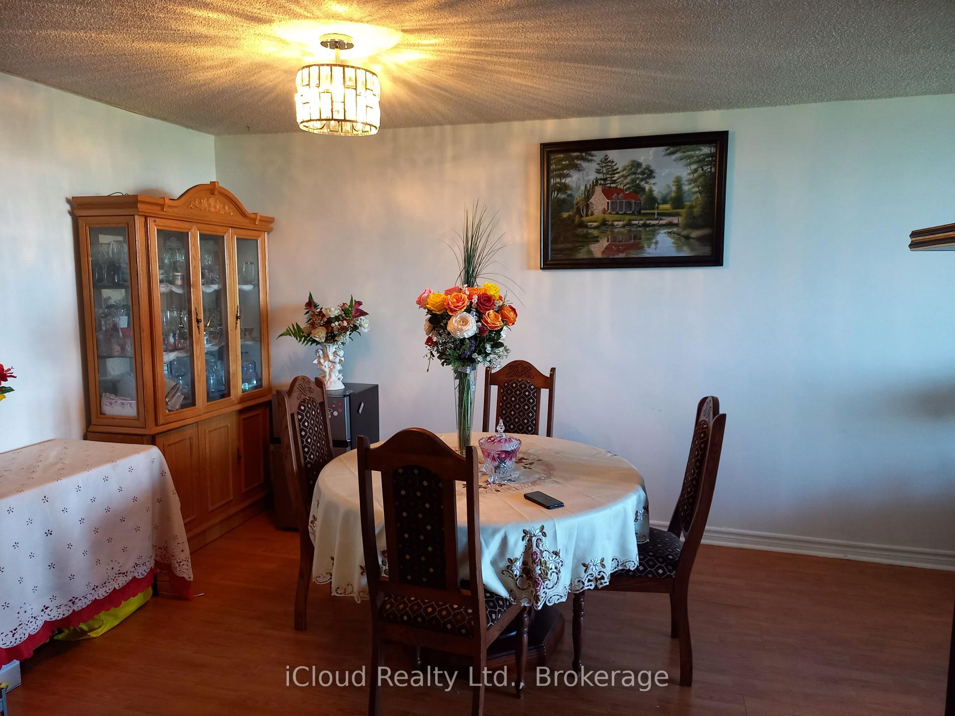 Photo 14 of Unit 806, 390 Dixon Road, Etobicoke, Kingsview Village-The Westway — HOMEH