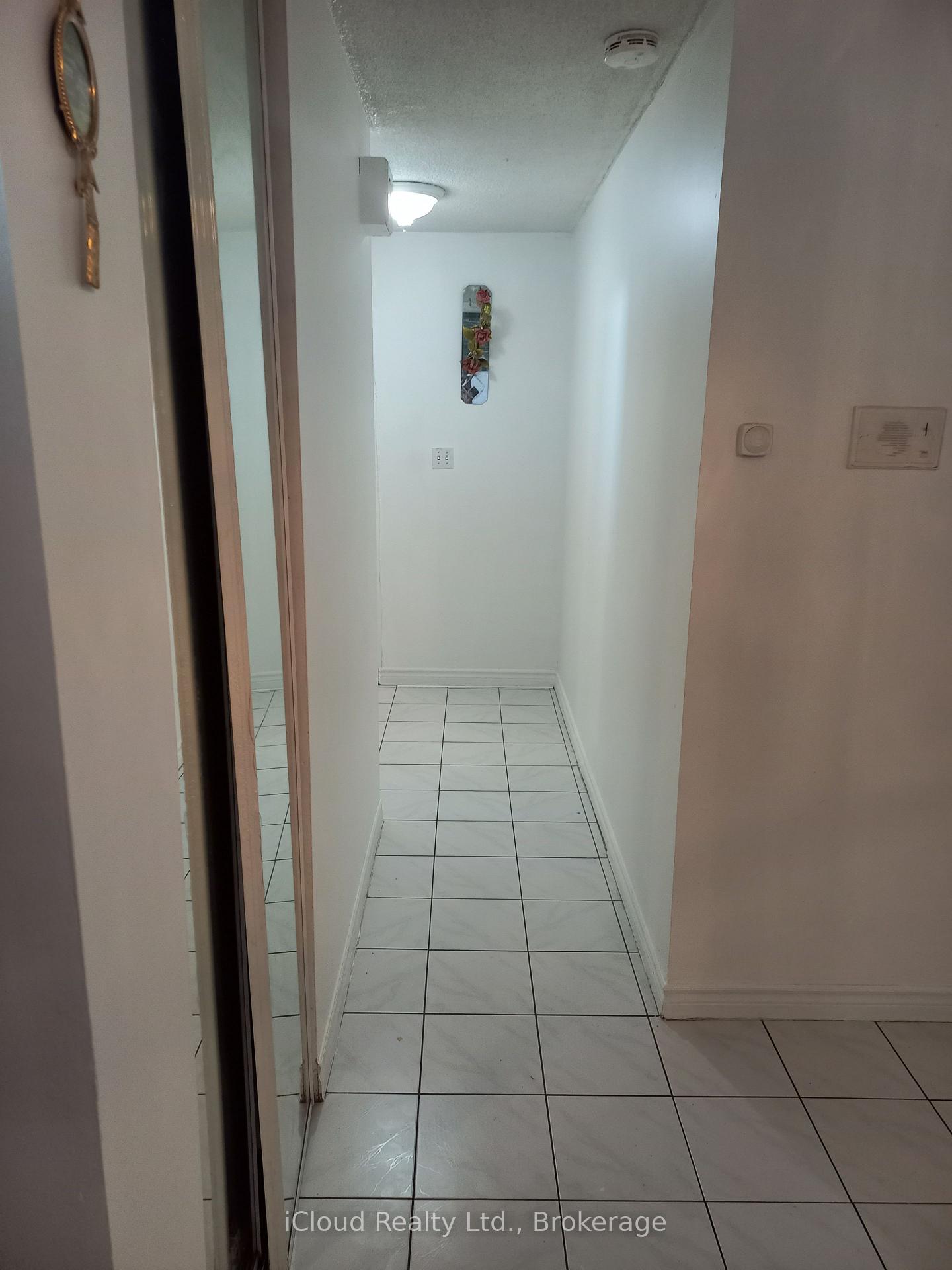 Photo 17 of Unit 806, 390 Dixon Road, Etobicoke, Kingsview Village-The Westway — HOMEH