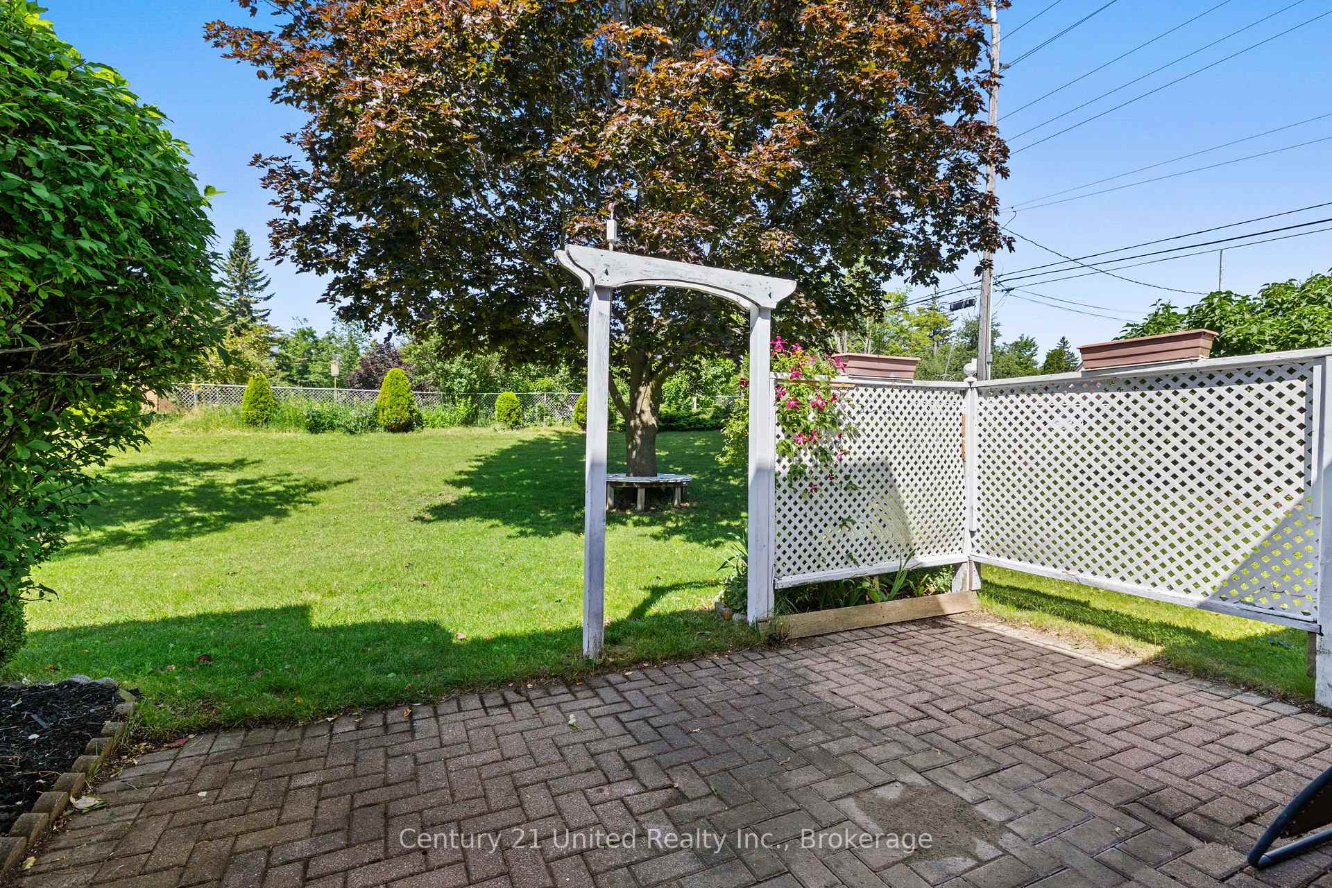 Photo 8 of 2317 Woodglade Boulevard, Peterborough, Monaghan Ward 2 — HOMEH