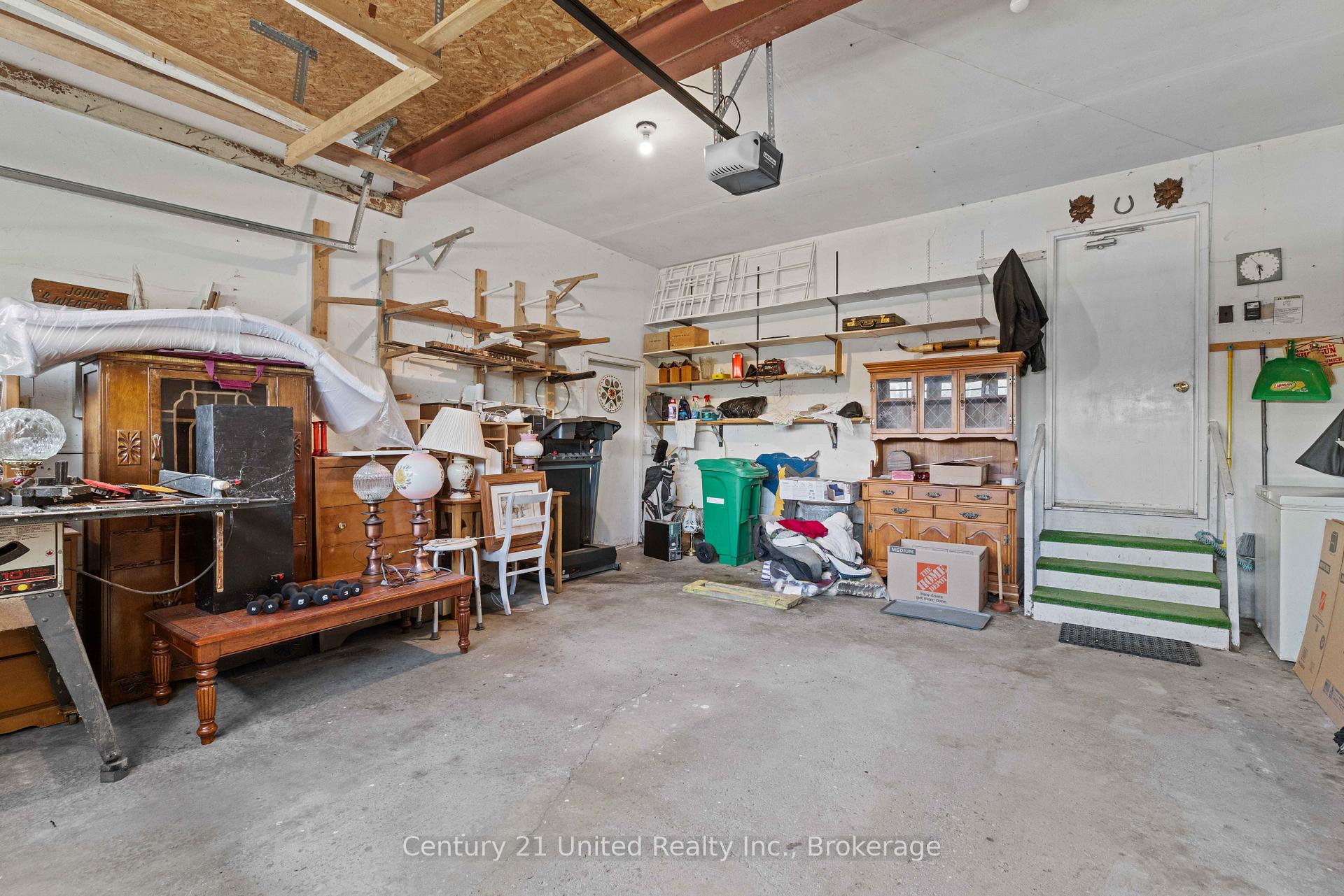 Photo 10 of 2317 Woodglade Boulevard, Peterborough, Monaghan Ward 2 — HOMEH