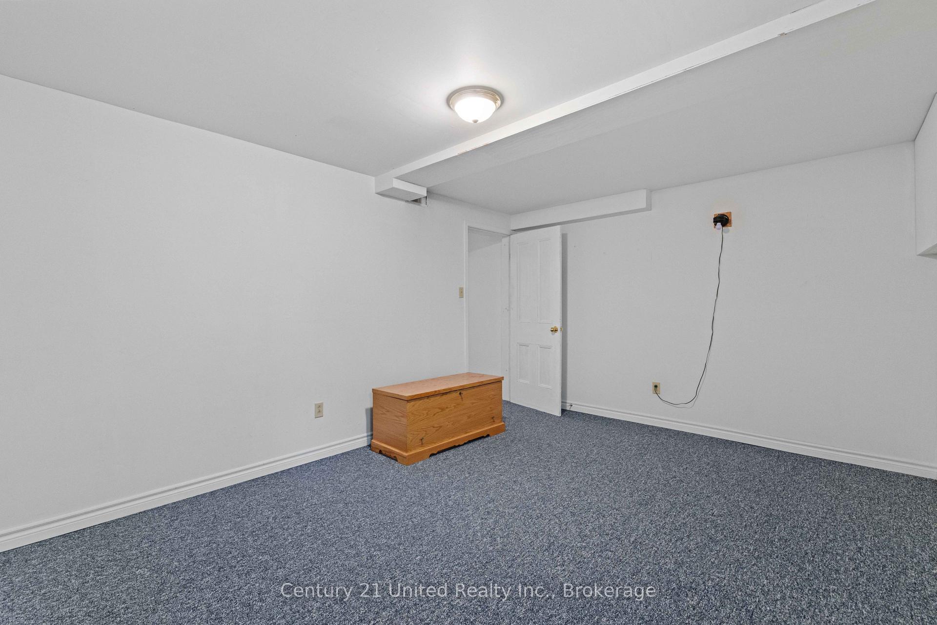 Photo 44 of 2317 Woodglade Boulevard, Peterborough, Monaghan Ward 2 — HOMEH