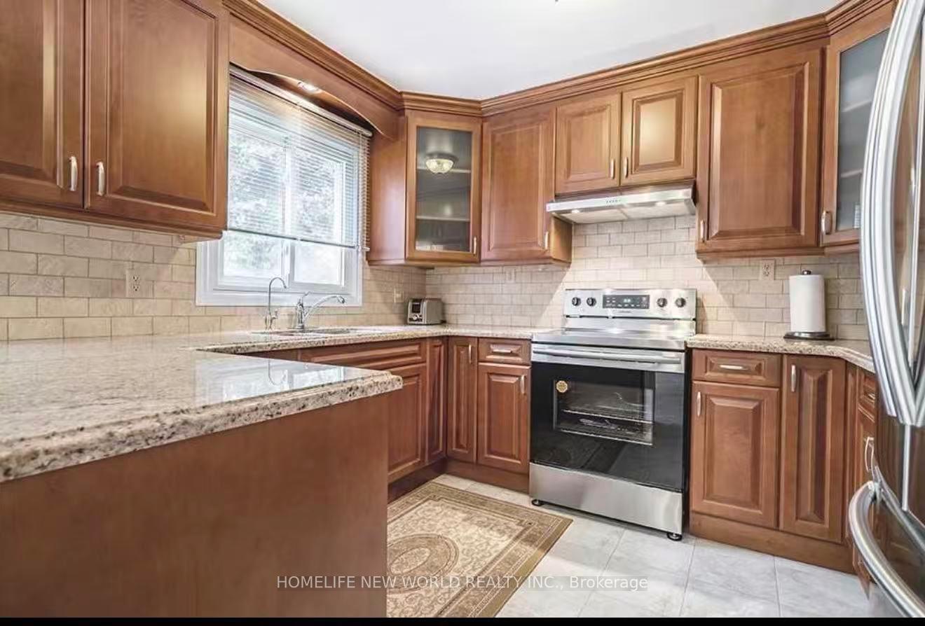 Photo 3 of Unit Main A, 3368 Cider Mill Place, Mississauga, Erin Mills — HOMEH