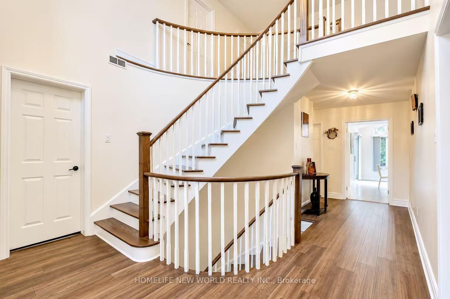 Photo 4 of Unit Main A, 3368 Cider Mill Place, Mississauga, Erin Mills — HOMEH