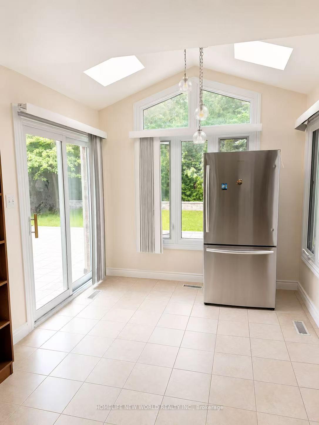 Photo 6 of Unit Main A, 3368 Cider Mill Place, Mississauga, Erin Mills — HOMEH