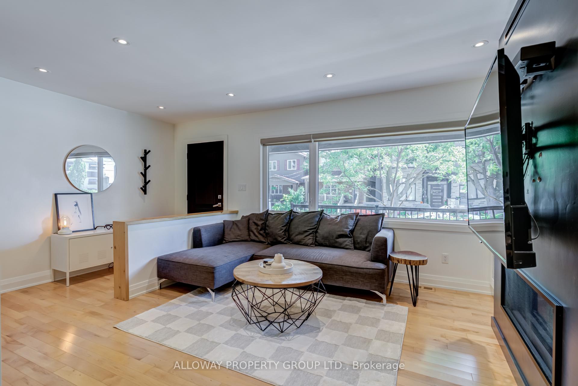 Photo 6 of 22 Fourth Street, Etobicoke, New Toronto — HOMEH