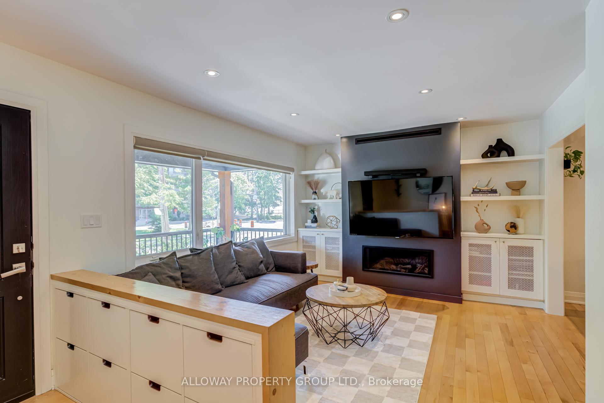 Photo 8 of 22 Fourth Street, Etobicoke, New Toronto — HOMEH