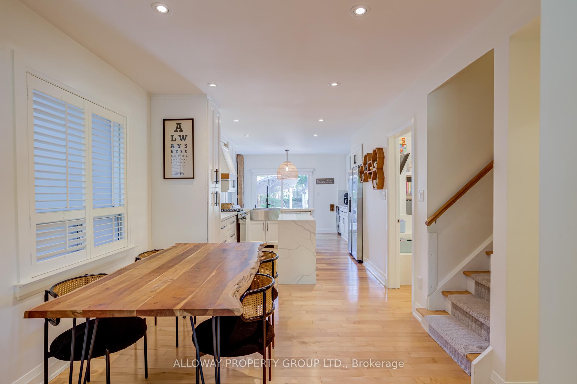 Photo 11 of 22 Fourth Street, Etobicoke, New Toronto — HOMEH