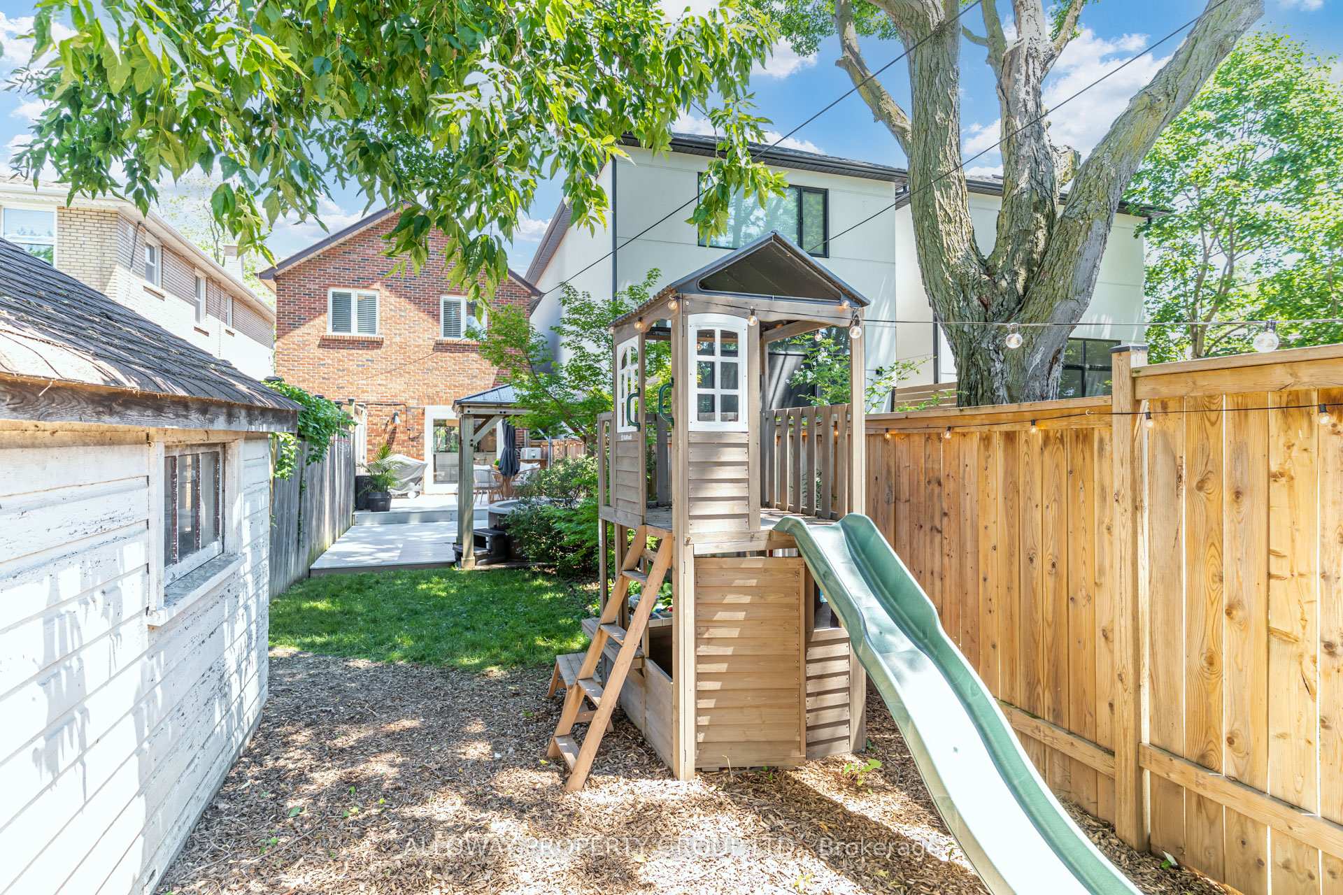 Photo 37 of 22 Fourth Street, Etobicoke, New Toronto — HOMEH