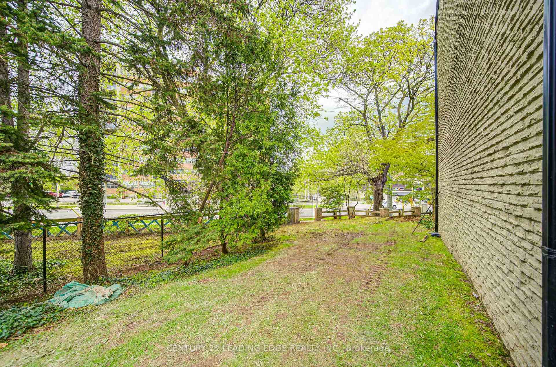 Photo 5 of Unit 49, 1967 Main Street W, Hamilton, Ainslie Wood — HOMEH
