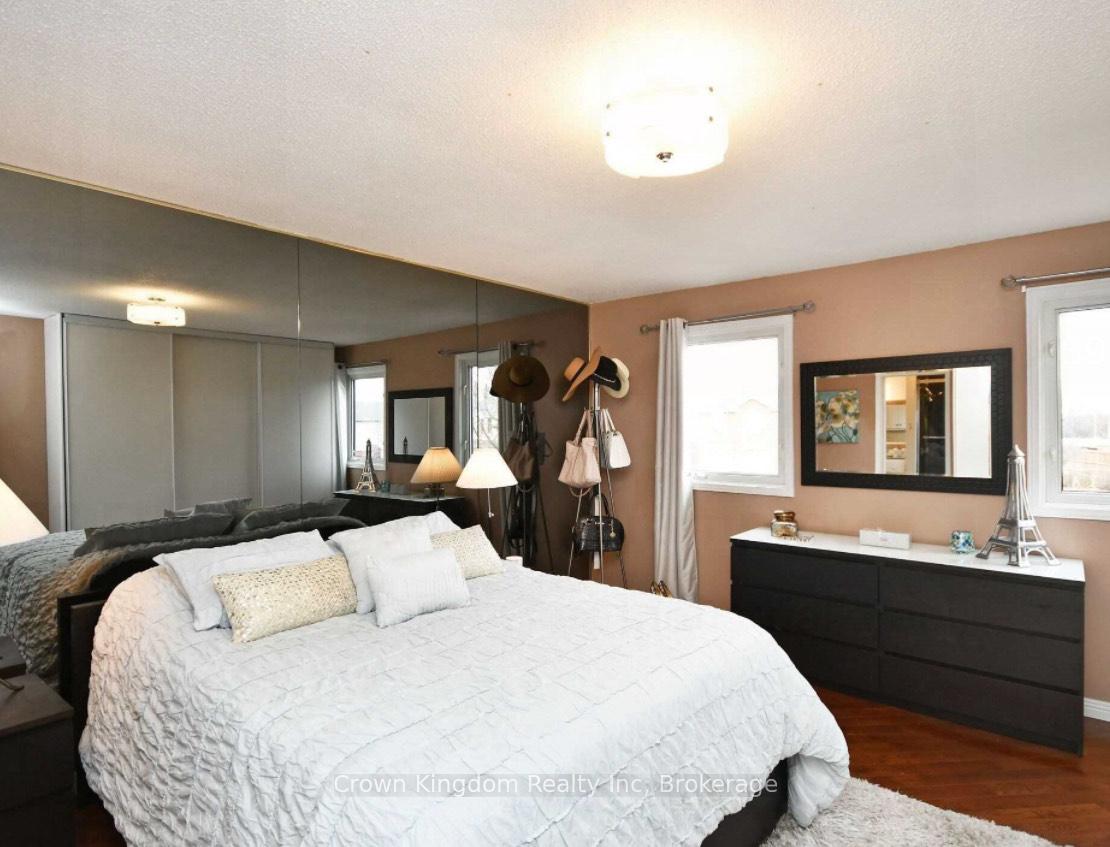 Photo 9 of 78 Floribunda Crescent, Brampton, Bramalea West Industrial — HOMEH