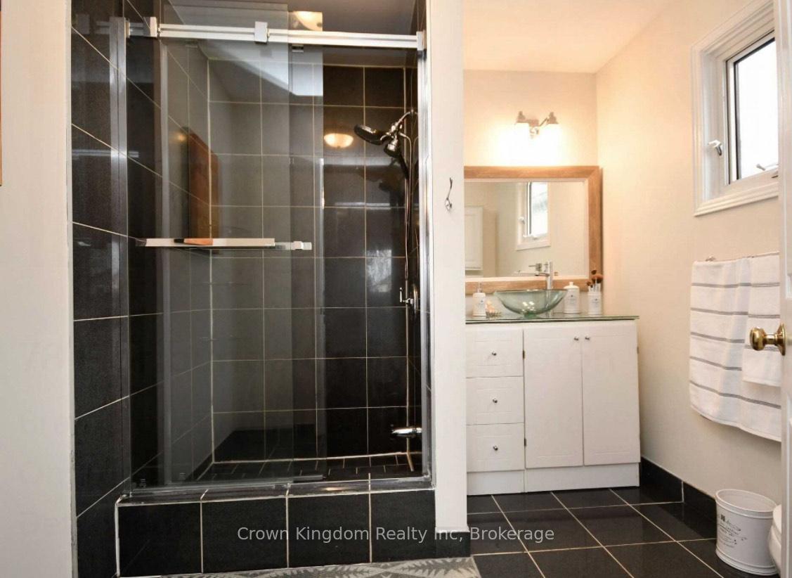 Photo 10 of 78 Floribunda Crescent, Brampton, Bramalea West Industrial — HOMEH