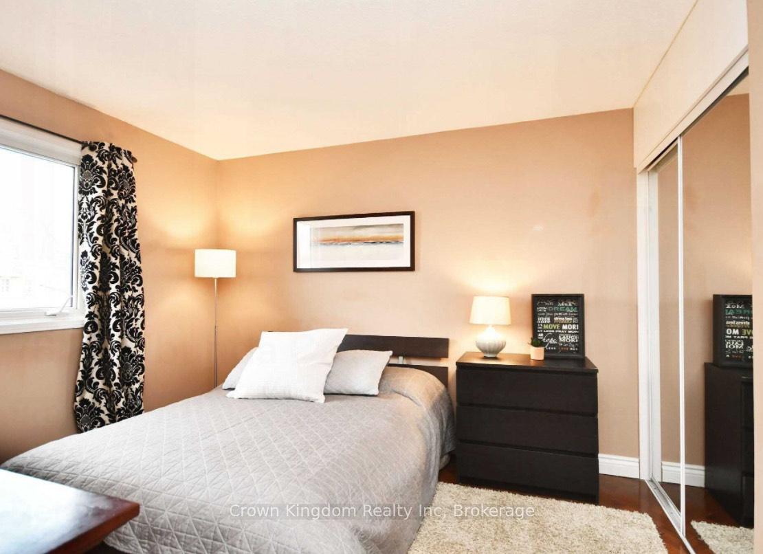 Photo 11 of 78 Floribunda Crescent, Brampton, Bramalea West Industrial — HOMEH