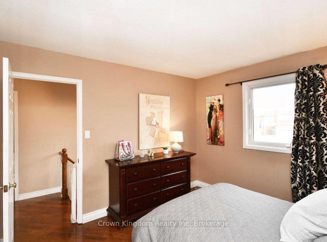 Photo 12 of 78 Floribunda Crescent, Brampton, Bramalea West Industrial — HOMEH