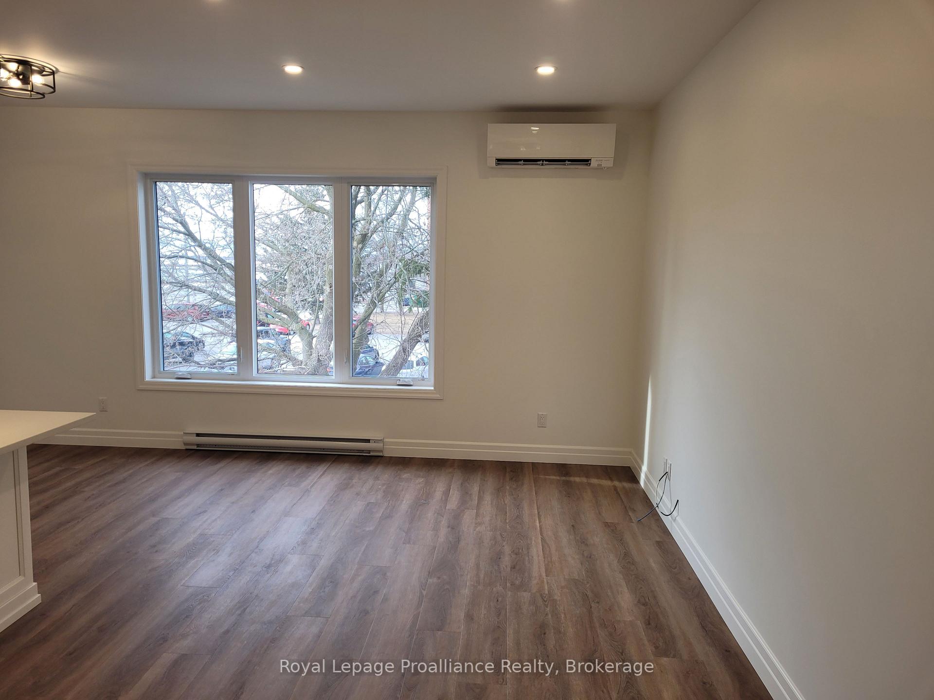 Photo 5 of Unit 4, 15 Bay Street, Quinte West, Trenton Ward — HOMEH