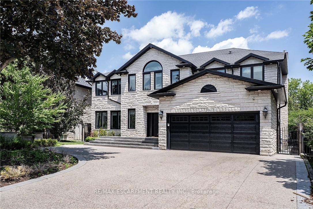Photo 2 of 27 Elodia Court, Hamilton, Gurnett — HOMEH