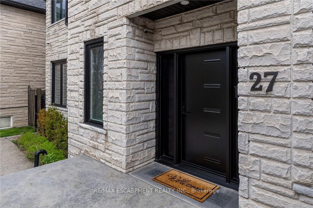 Photo 3 of 27 Elodia Court, Hamilton, Gurnett — HOMEH