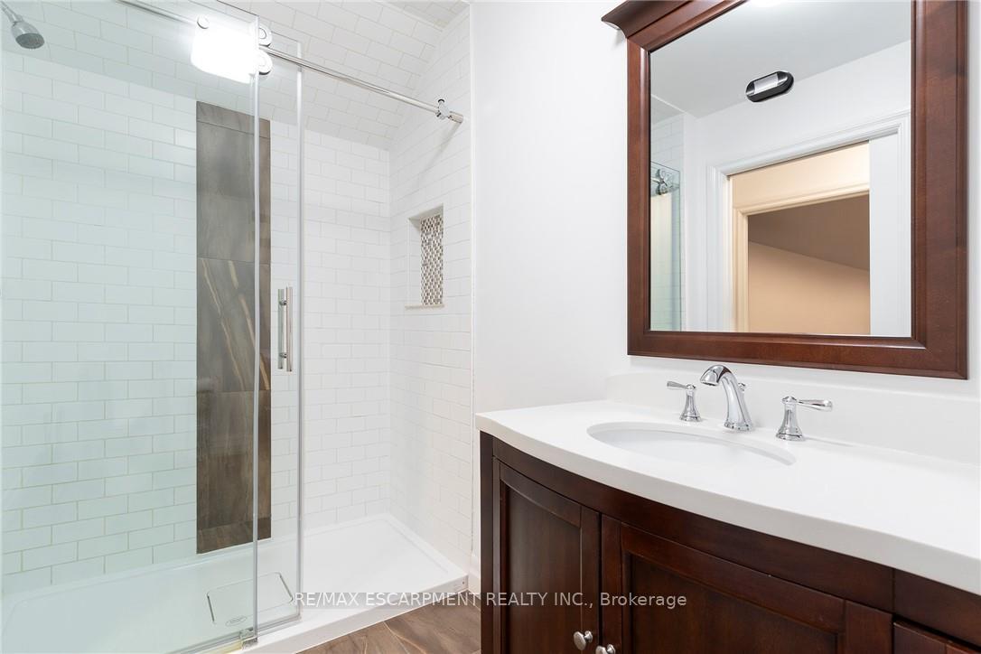 Photo 29 of 27 Elodia Court, Hamilton, Gurnett — HOMEH