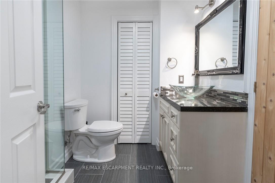 Photo 33 of 27 Elodia Court, Hamilton, Gurnett — HOMEH