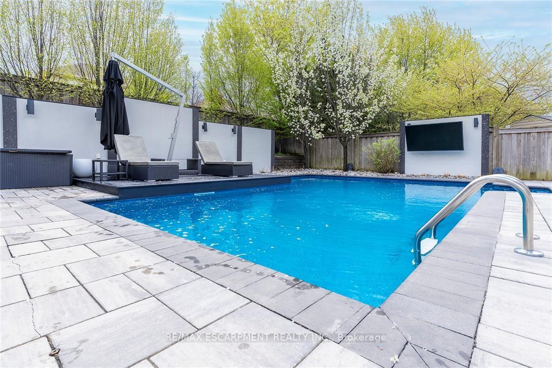 Photo 38 of 27 Elodia Court, Hamilton, Gurnett — HOMEH