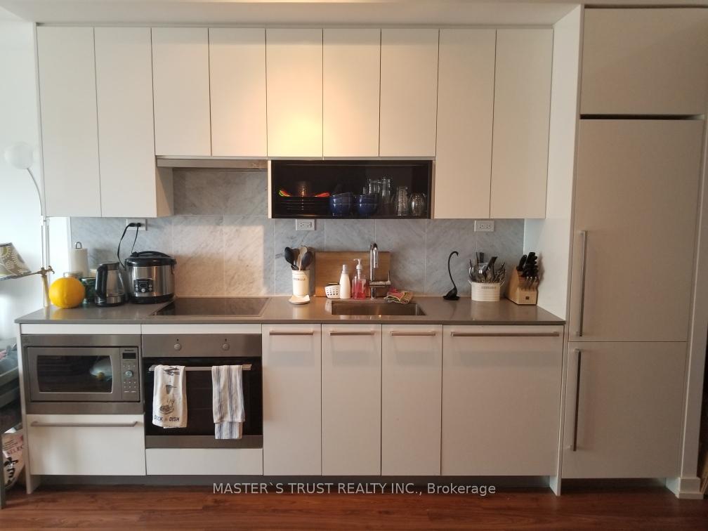 Photo 4 of Unit 3301, 115 McMahon Drive, North York, Bayview Village — HOMEH