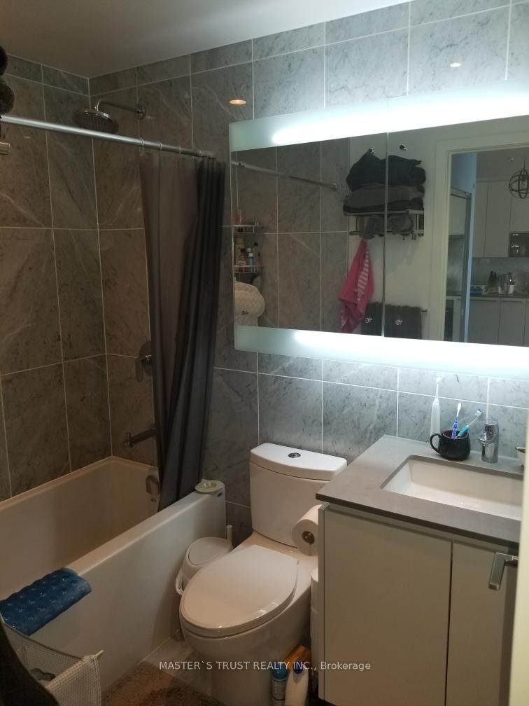 Photo 8 of Unit 3301, 115 McMahon Drive, North York, Bayview Village — HOMEH