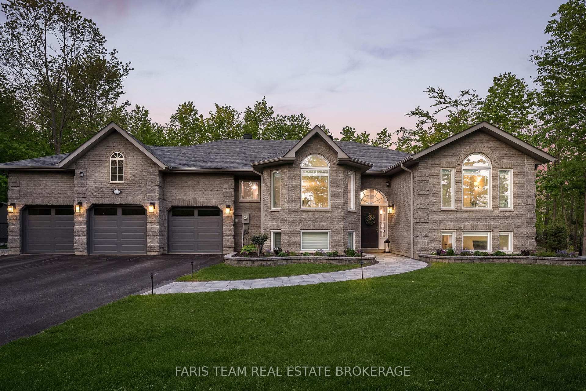 Photo 1 of 1 Pineview Drive, Oro-Medonte, Rural Oro-Medonte — HOMEH
