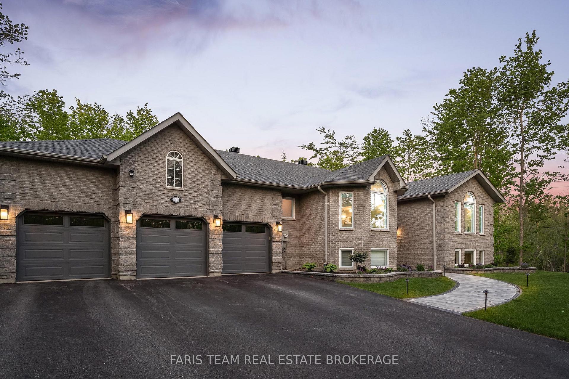 Photo 2 of 1 Pineview Drive, Oro-Medonte, Rural Oro-Medonte — HOMEH