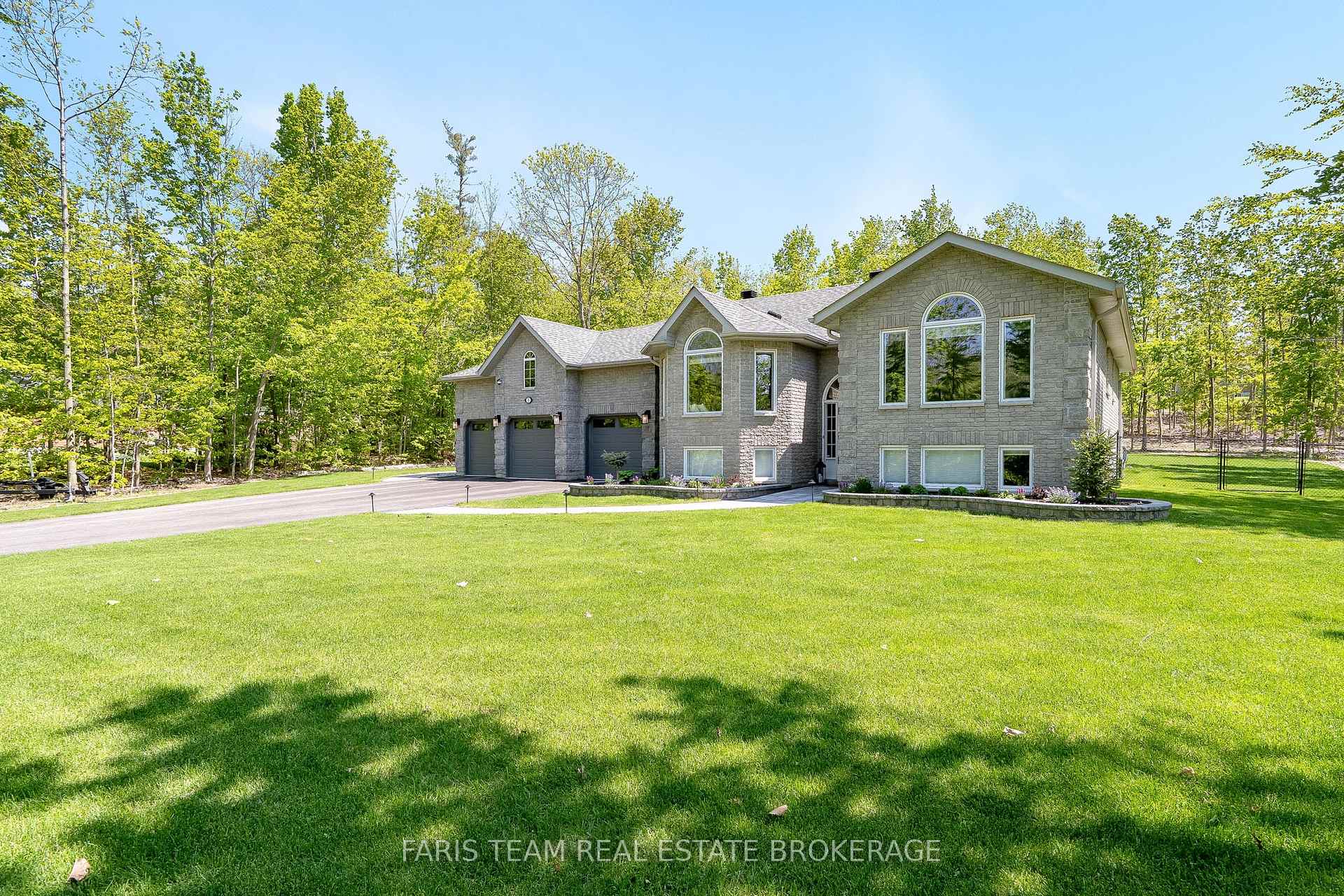 Photo 4 of 1 Pineview Drive, Oro-Medonte, Rural Oro-Medonte — HOMEH
