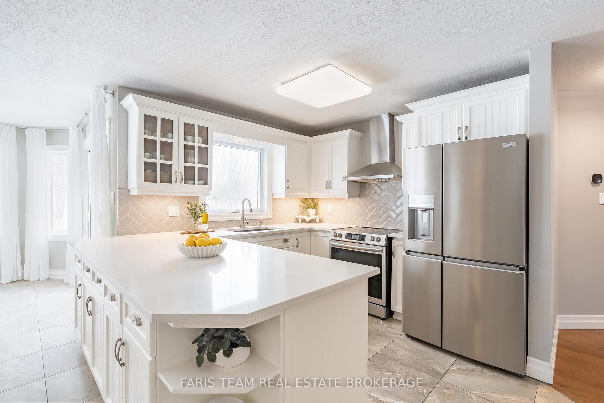 Photo 7 of 1 Pineview Drive, Oro-Medonte, Rural Oro-Medonte — HOMEH