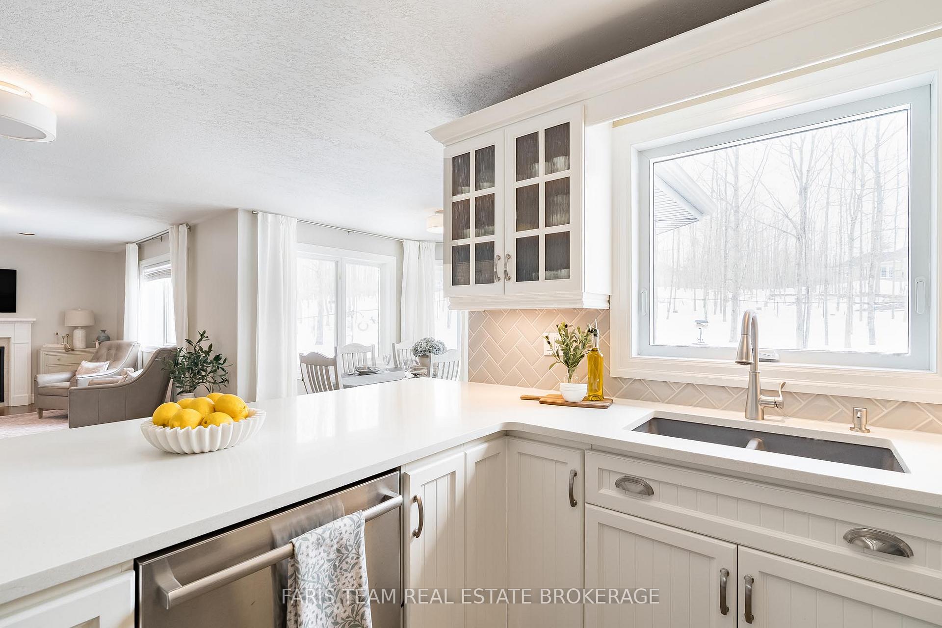 Photo 8 of 1 Pineview Drive, Oro-Medonte, Rural Oro-Medonte — HOMEH