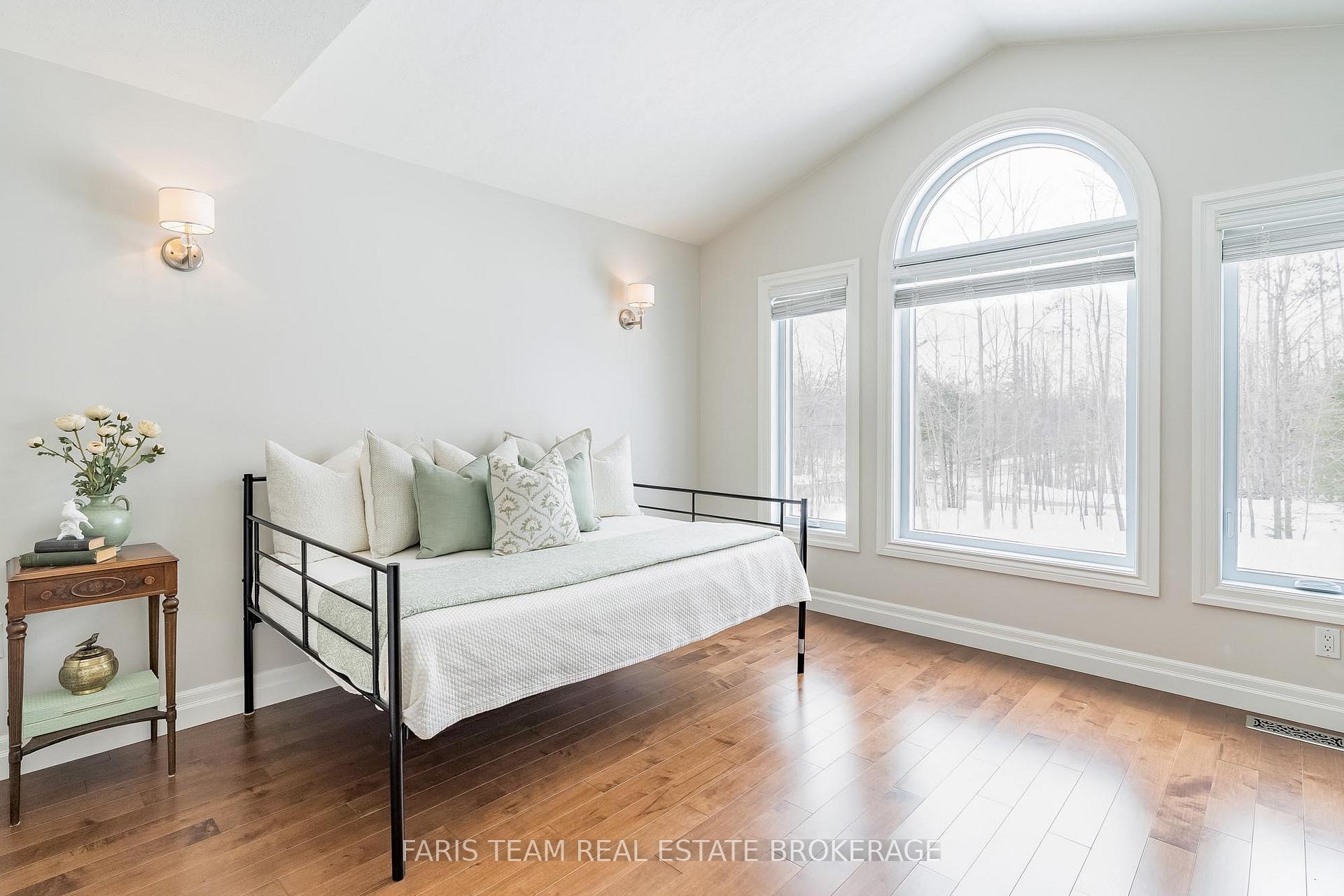 Photo 23 of 1 Pineview Drive, Oro-Medonte, Rural Oro-Medonte — HOMEH