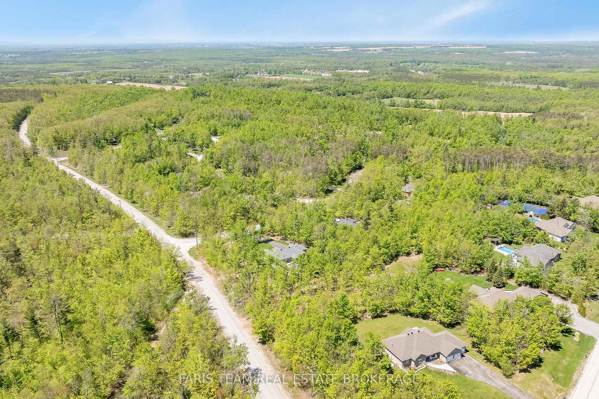 Photo 47 of 1 Pineview Drive, Oro-Medonte, Rural Oro-Medonte — HOMEH