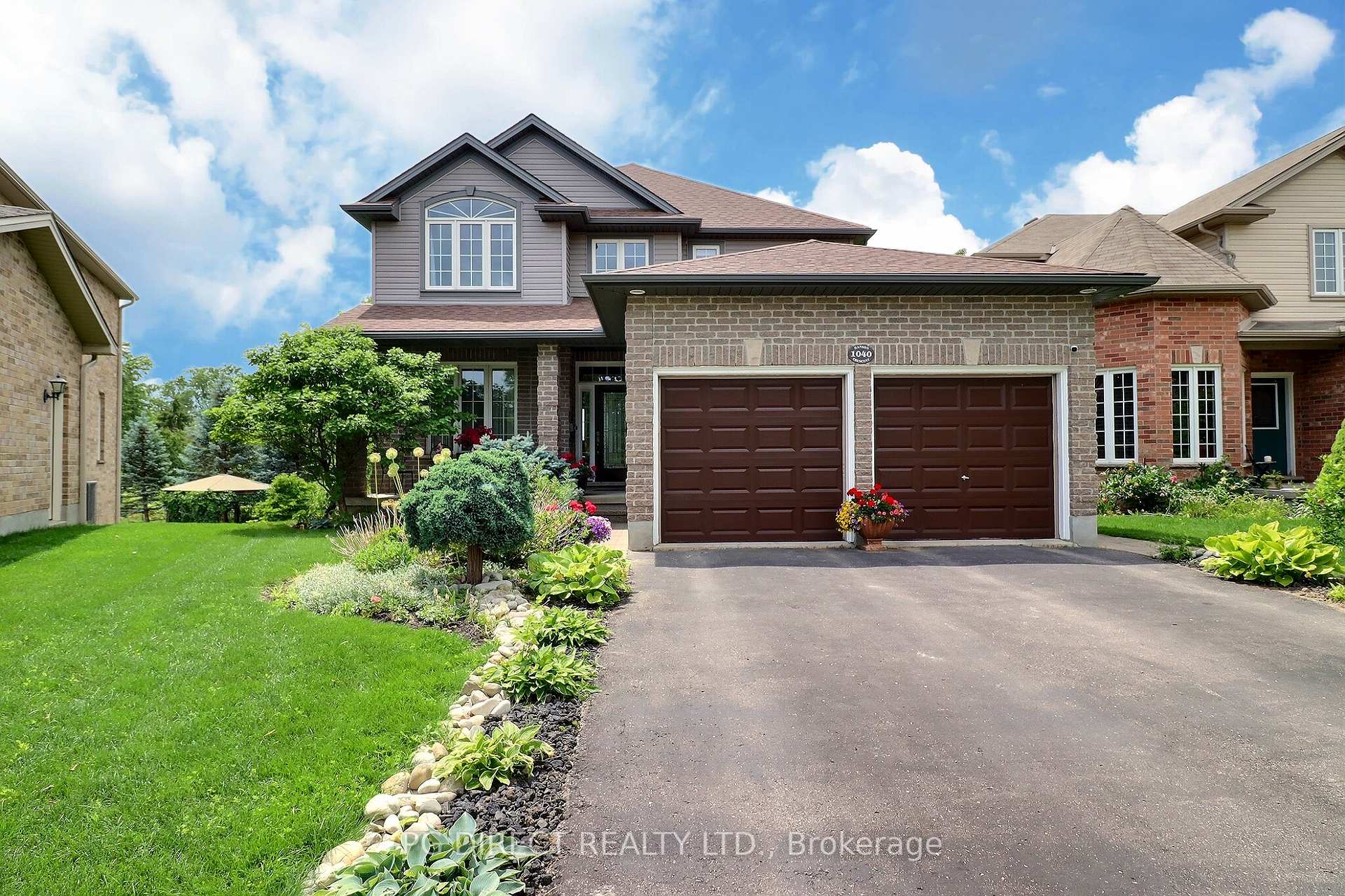 Photo 3 of 1040 Hanson Crescent, London, North E — HOMEH