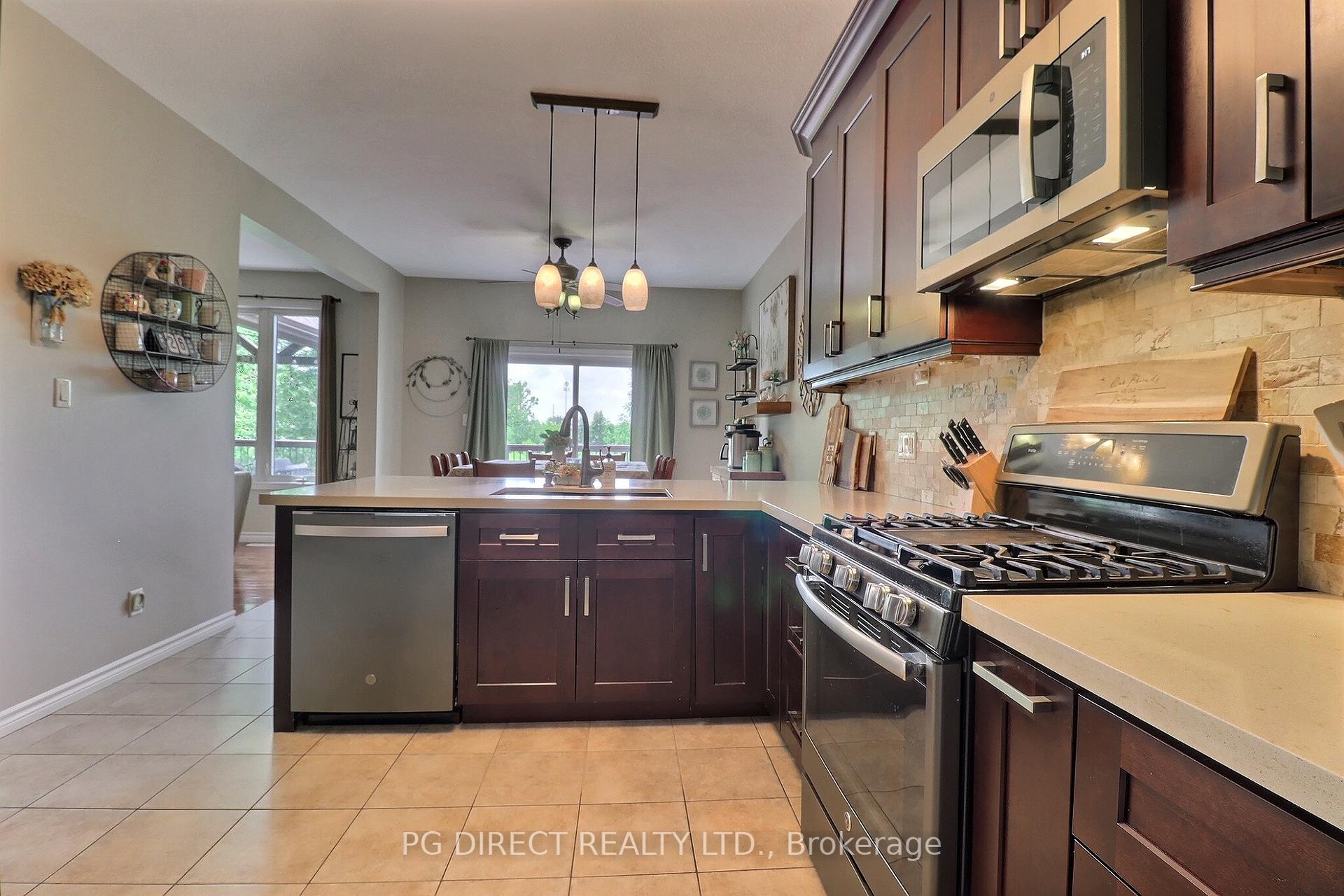 Photo 10 of 1040 Hanson Crescent, London, North E — HOMEH