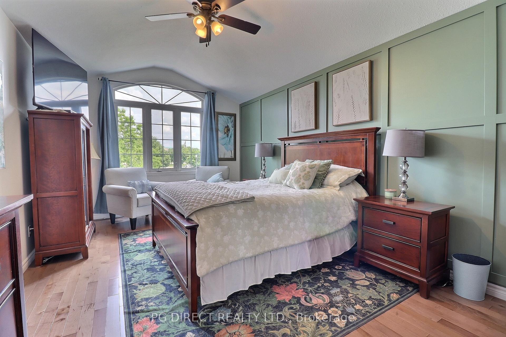 Photo 15 of 1040 Hanson Crescent, London, North E — HOMEH