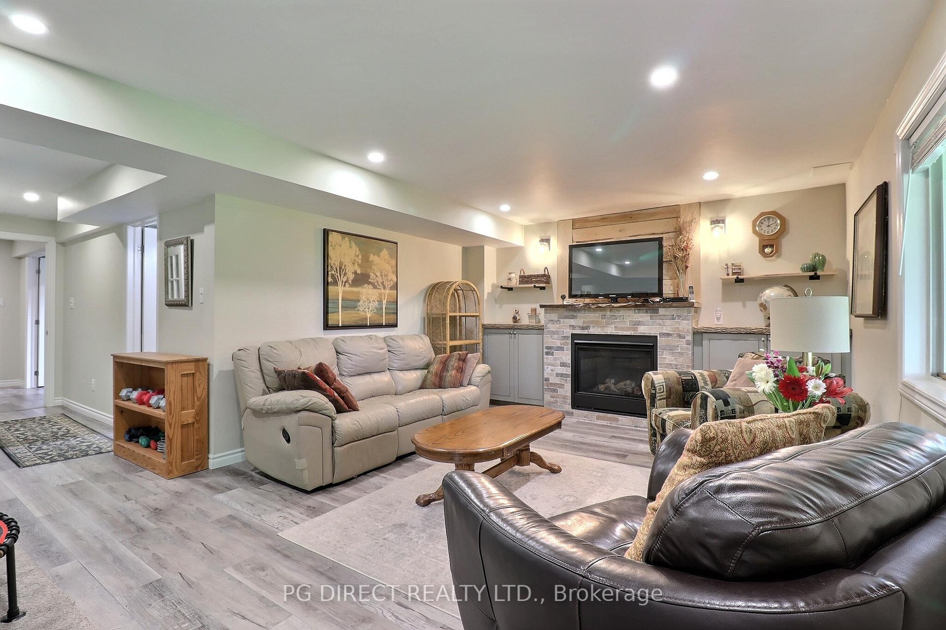 Photo 24 of 1040 Hanson Crescent, London, North E — HOMEH